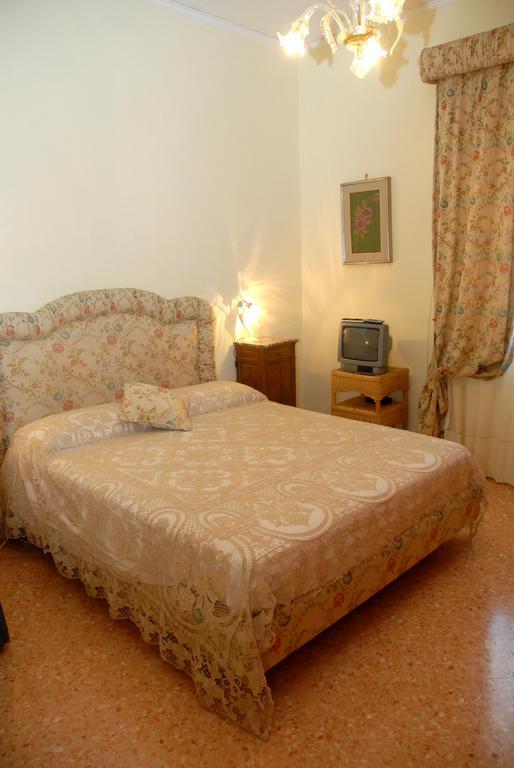 Bed and Breakfast Casa Rachele Piano di Sorrento Habitación foto